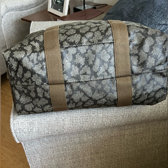 3piece Giraffe Print YSL Weekend Bag & Cross body๐ - Picture 2 of 16